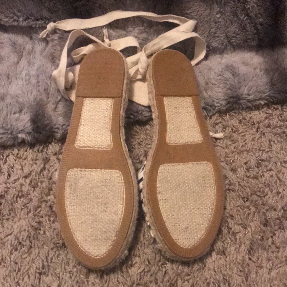 LOFT Striped Tie Sandals - Size 7.5 - Picture 4 of 4